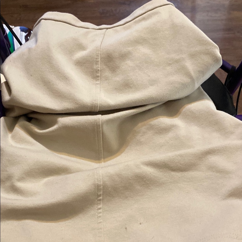 Beige knit skirt